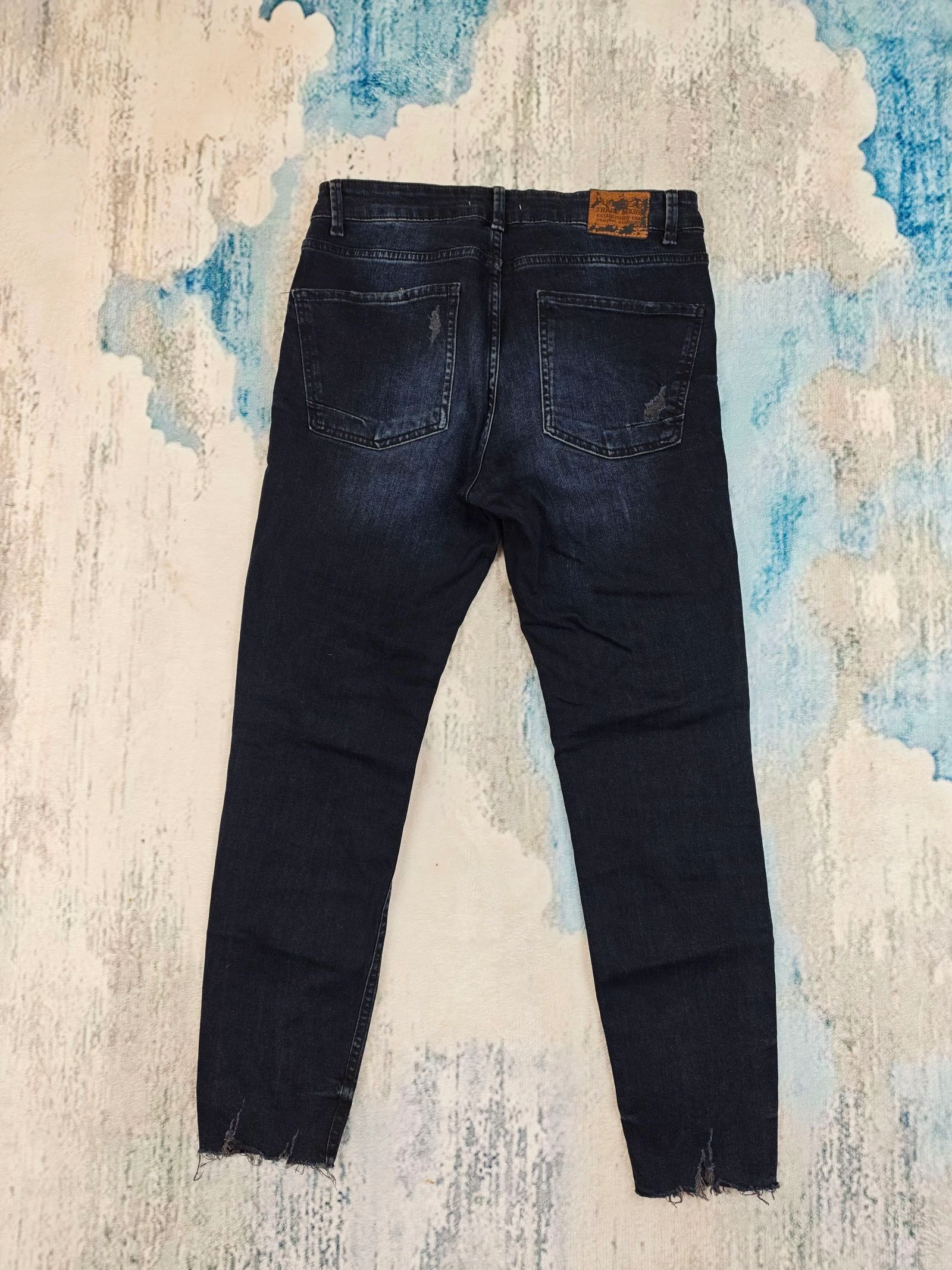 Pull&Bear Calças Skinny Ripped para Homem com Bainha Bruta e Estilo Y2K Streetwear Azul Escuro Tamanho 40 – photo 20
